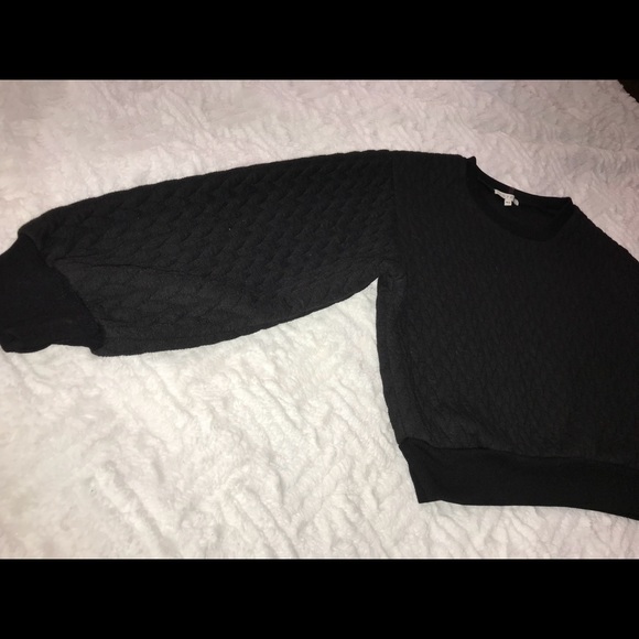 Black crop sweater - Picture 2 of 3